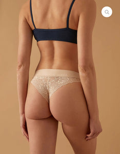 brasiliana jadea taglio laser con pizzo 8015