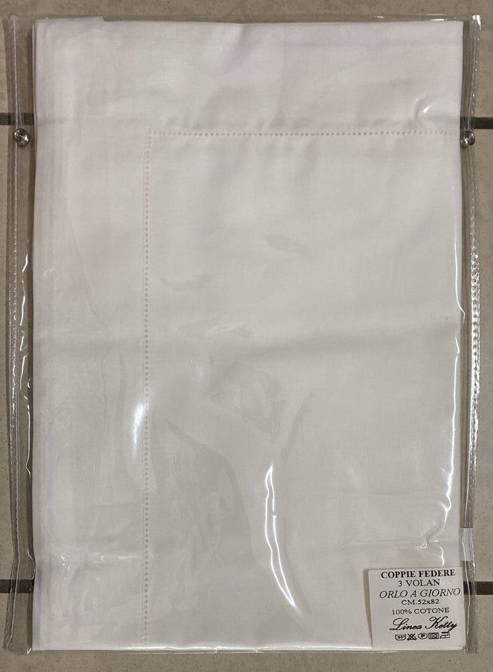 Federe con Orlo – Fantasia Hello Kitty 50x80 cm in Cotone Morbido