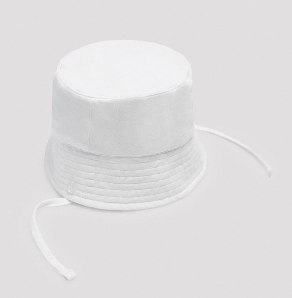 Cappello da spiaggia per bebè in cotone bianco con tesa dritta 97557 97554 97551